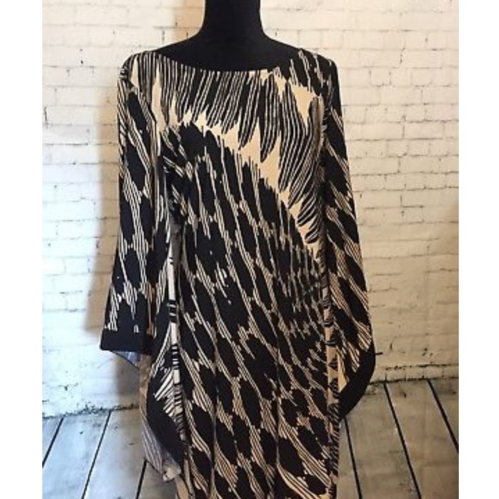 Bisou Bisou Patterned Bell Sleeve Dress